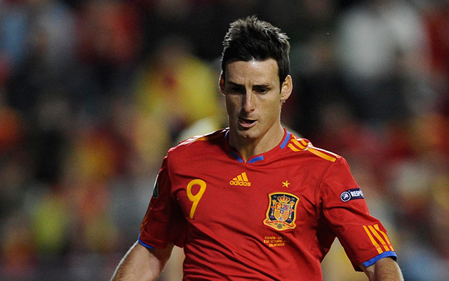 Aritz Aduriz tijdens zijn eerste en tot nu toe enige interland namens Spanje, op 8 oktober 2010 tegen Litouwen.