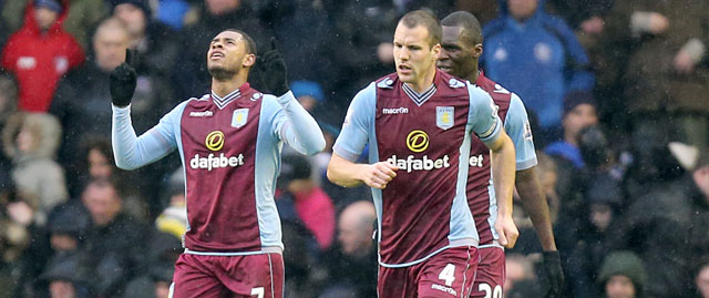 De blijdschap bij Leandro Bacuna, op de foto met Ron Vlaar en Christian Benteke, zou later verdwijnen.