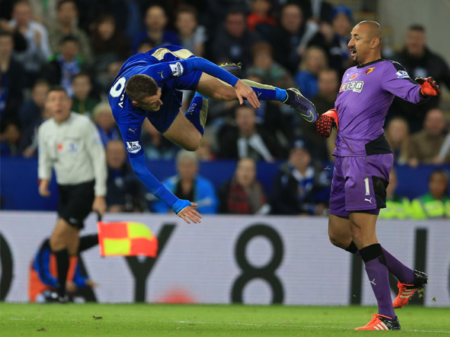 Heurelho Gomes ging bij de eerste treffer van Leicester niet vrijuit en ook aan de tweede tegengoal ging een fout van de Braziliaan vooraf. De keeper haalde Jamie Vardy onderuit, waarna een strafschop volgde.