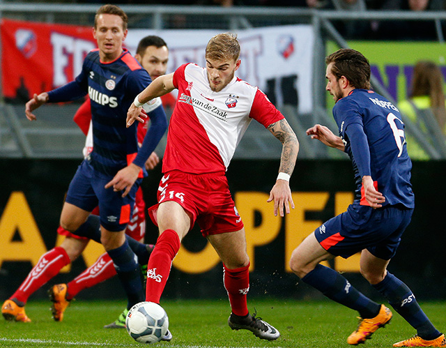 FC Utrecht verdediger Timo Letschert loste al negen schoten op doel in de Eredivisie.