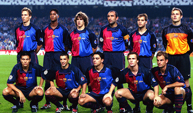 Barcelona in oktober 1999. Achteraan vanaf links: Frédéric Dehu, Patrick Kluivert, Carles Puyol, Abelardo, Gabri en Francesc Arnau. Vooraan: Jari Litmanen, Simão, Xavi, Boudewijn Zenden en Ronald de Boer.