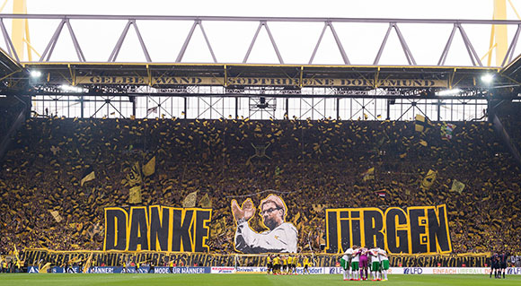 In 2015 zwaaide de BVB-aanhang Klopp uit.