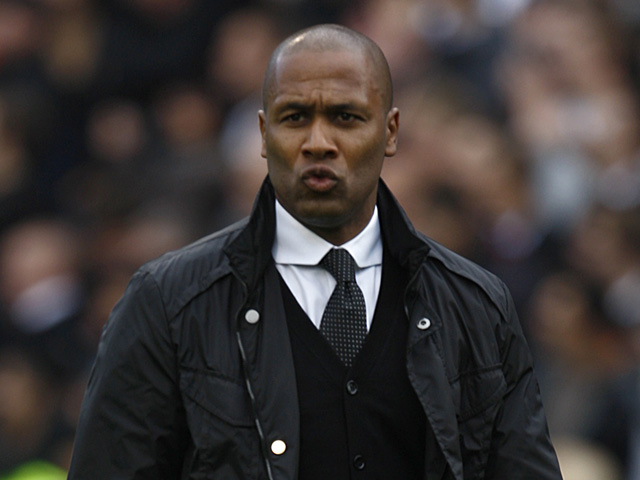 Les Ferdinand kende zijn beste periodes bij Queens Park Rangers, Newcastle United en Tottenham Hotspur. In zijn nadagen kwam hij nog even uit voor Bolton Wanderers, waarbij niet door zijn productiviteit, maar door zijn reisgedrag opviel. Hij weigerde uit &#039;zijn&#039; Londen te verhuizen, dus besloot hij met zijn eigen helikopter heen en weer te vliegen.