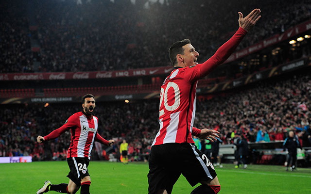 De 35-jarige Aritz Aduriz maakte donderdag zijn negende Europa League-doelpunt van het seizoen, maar Sevilla knokte zich terug uit geslagen positie.