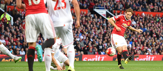 Het doelpunt van Daley Blind in de maak.