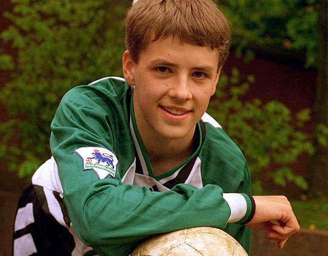 Michael James Owen als scholier in 1993.