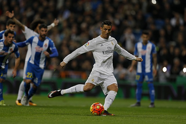 Cristiano Ronaldo maakte zijn eerste doelpunt tegen Espanyol vanaf elf meter. Na zijn hattrick staat hij op negentien doelpunten in de Primera División.