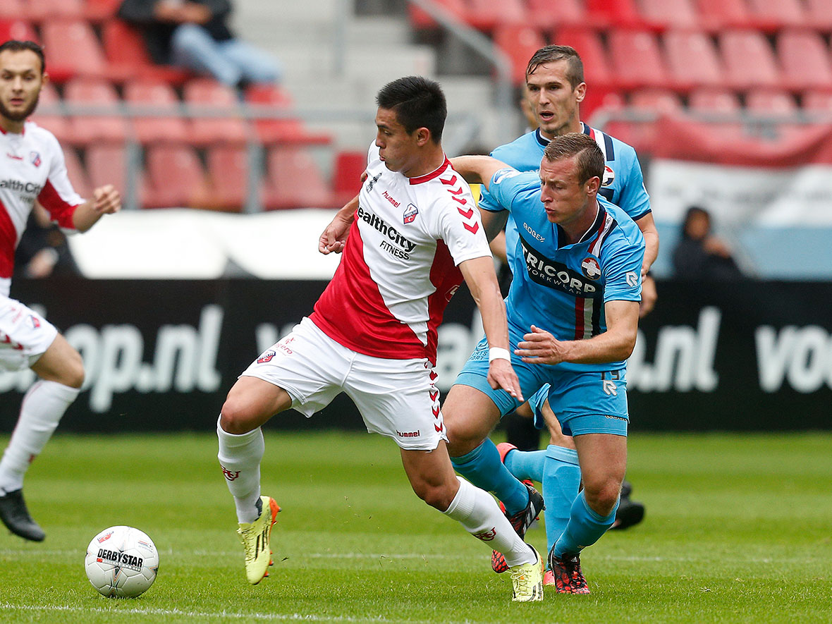 Rubio Rubin was bij zijn basisdebuut voor FC Utrecht dicht bij zijn eerste Eredivisiedoelpunt.