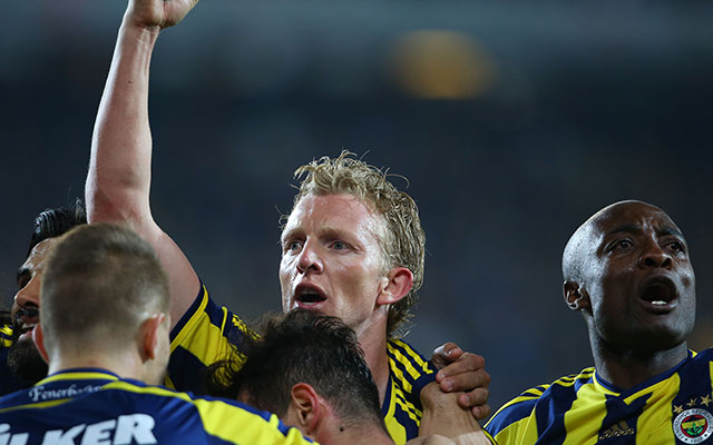 Dirk Kuyt is ondanks zijn leeftijd nog steeds van onschatbare waarde voor Fenerbahçe.