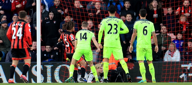 Nathan Aké is de laatste maand niet meer weg te denken uit de verdediging van Bournemouth. De jeugdinternational begon inmiddels vijf keer op rij in de basis en scoorde tegen Stoke City en Liverpool (foto).