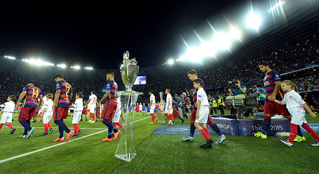 Begin dit seizoen ging de strijd om de Europese Super Cup voor het tweede jaar op rij tussen twee Spaanse clubs: Barcelona en Sevilla.