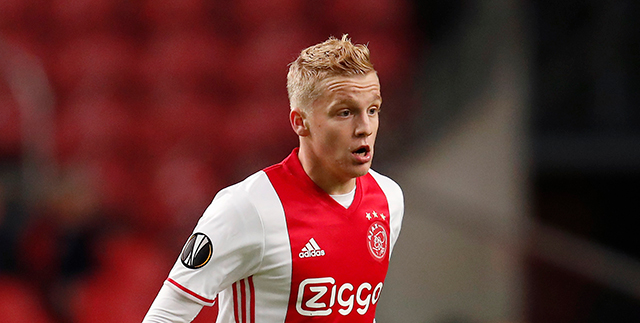 Donny van de Beek speelde volgens Peter Bosz tegen Panathinaikos negentig minuten goed.