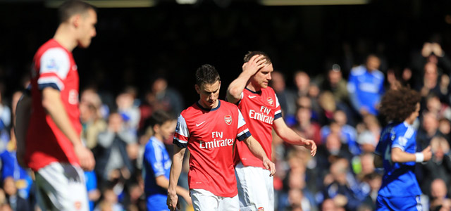 Voor de derde keer dit seizoen zakte Arsenal door het ijs in een uitwedstrijd tegen een concurrent. Ook de centrumverdedigers Per Mertesacker en Laurent Koscielny stonden machteloos.