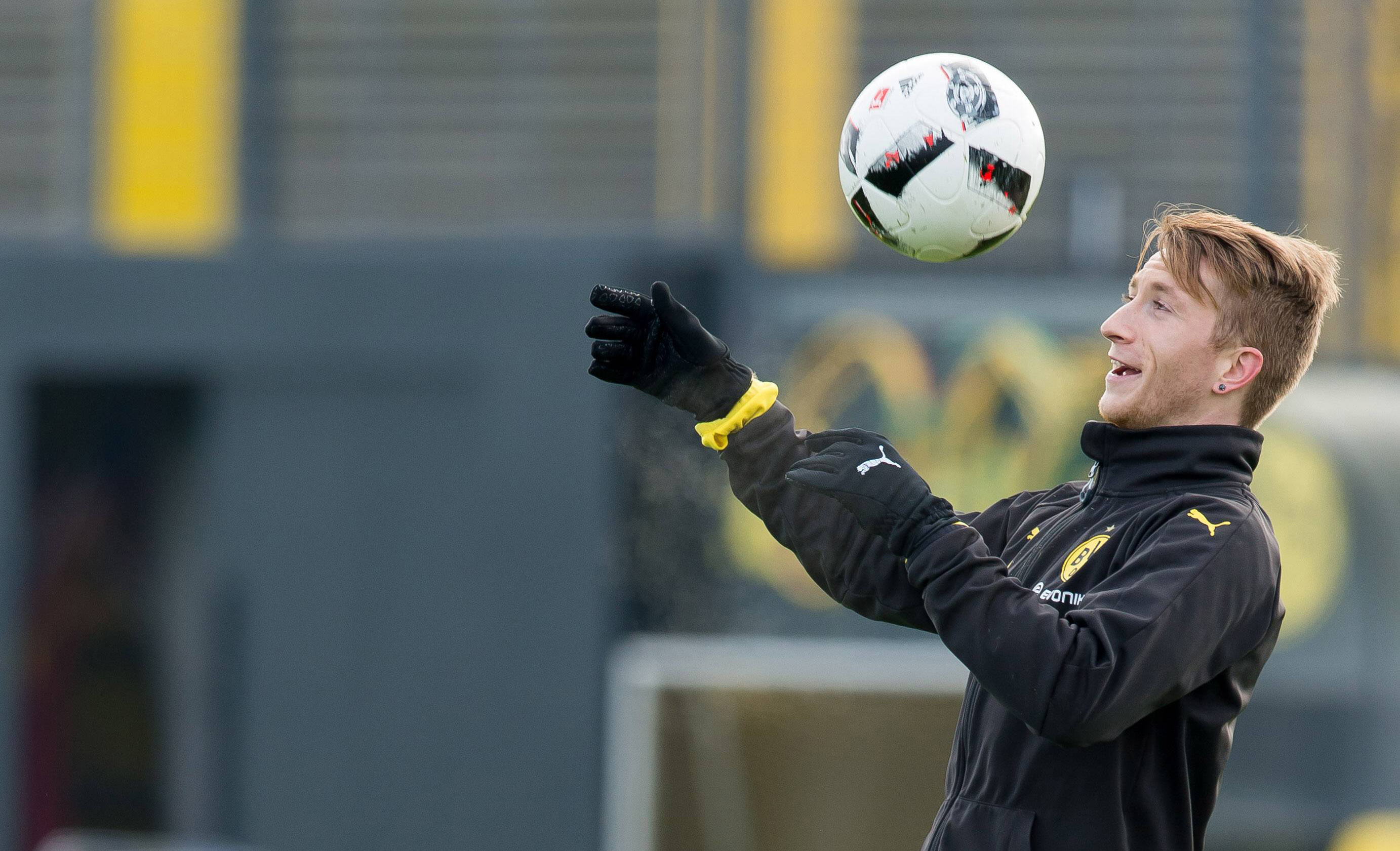 Het contract van Marco Reus (27) bij Borussia Dortmund loopt nog tot medio 2019.