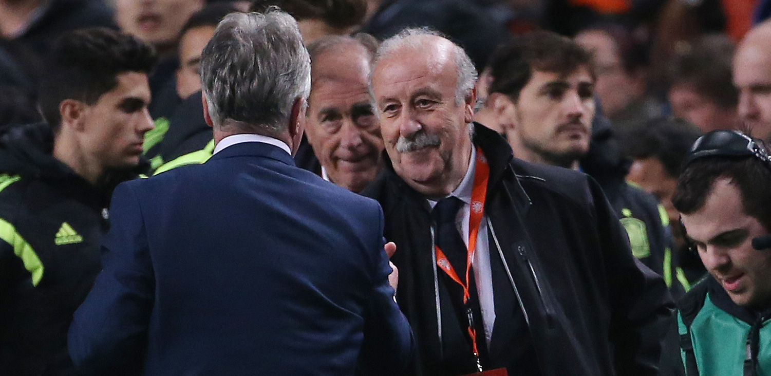 Tegen Spanje kan Hiddink zich weer eens laten feliciteren in plaats van zelf de felicitaties te moeten overbrengen.