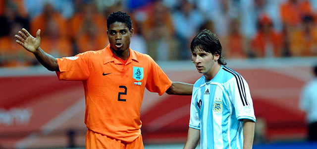 Kew Jaliens speelde als basisspeler in de groepswedstrijd van het WK 2006 tegen Argentinië, waar de toen achttienjarige Lionel Messi tegenover hem stond.