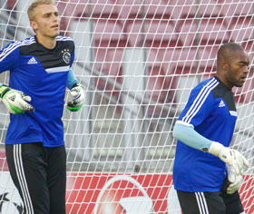 In één blik gevangen: Jasper Cillessen en Kenneth Vermeer.