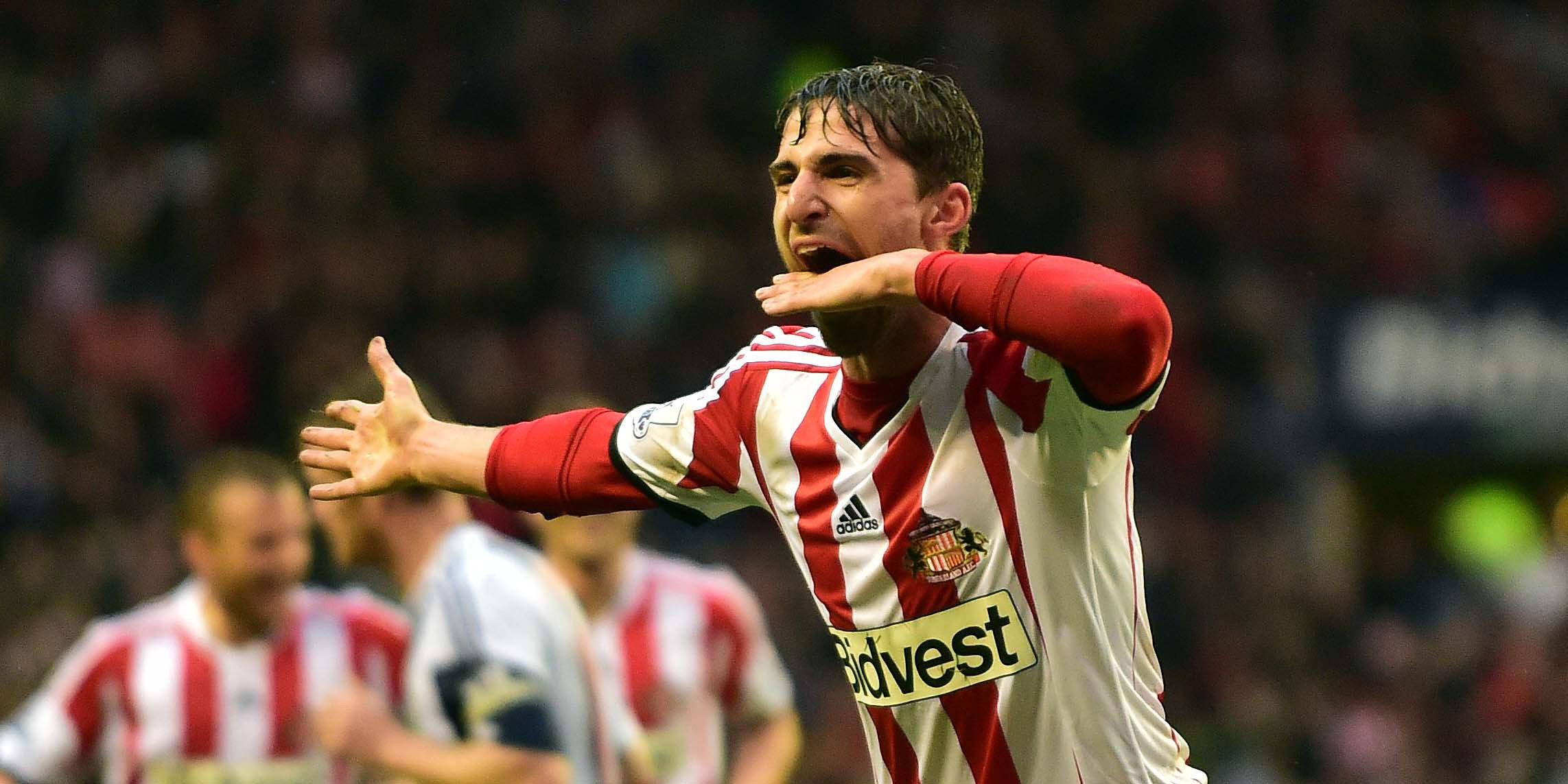 Fabio Borini viert het tweede doelpunt van Sunderland.