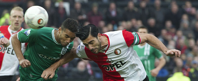 Graziano Pellè troeft Johan Kappelhof af en kopt Feyenoord op voorsprong