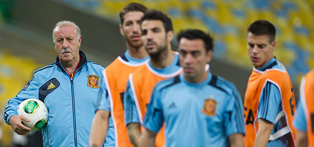 Vicente del Bosque moet lang wachten voordat hij zijn WK-selectie compleet heeft.