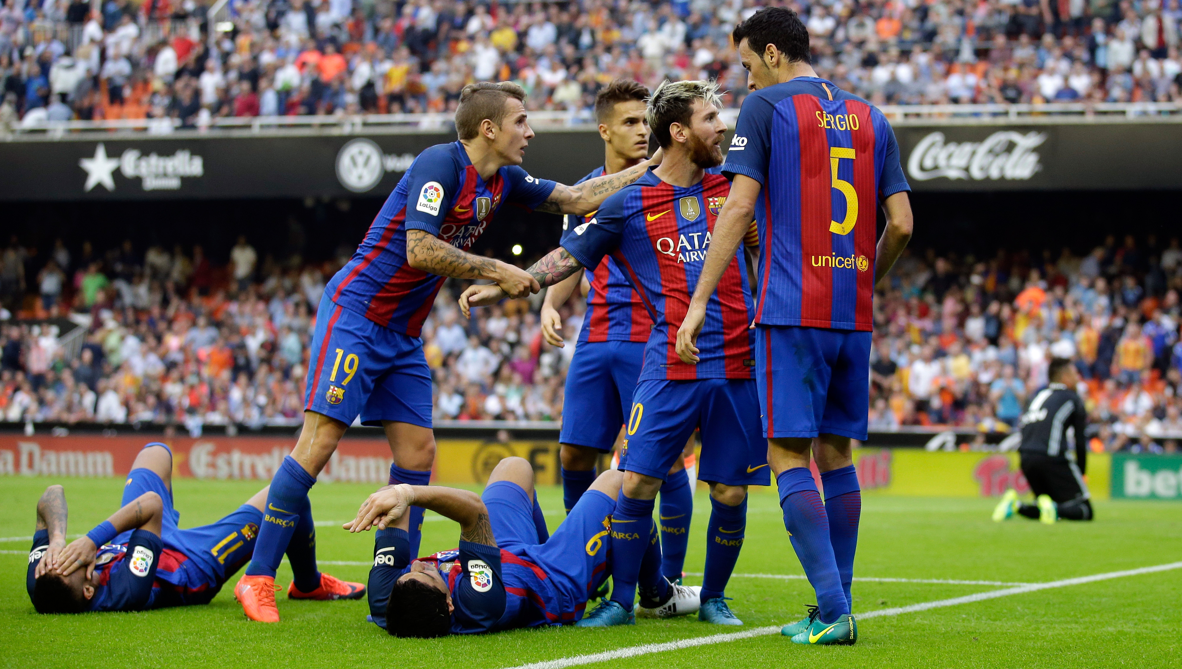 Lionel Messi haalt verhaal na het flesincident.